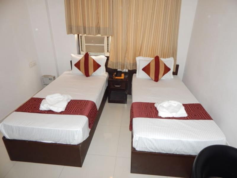 Hotel Siam International Делхи Екстериор снимка