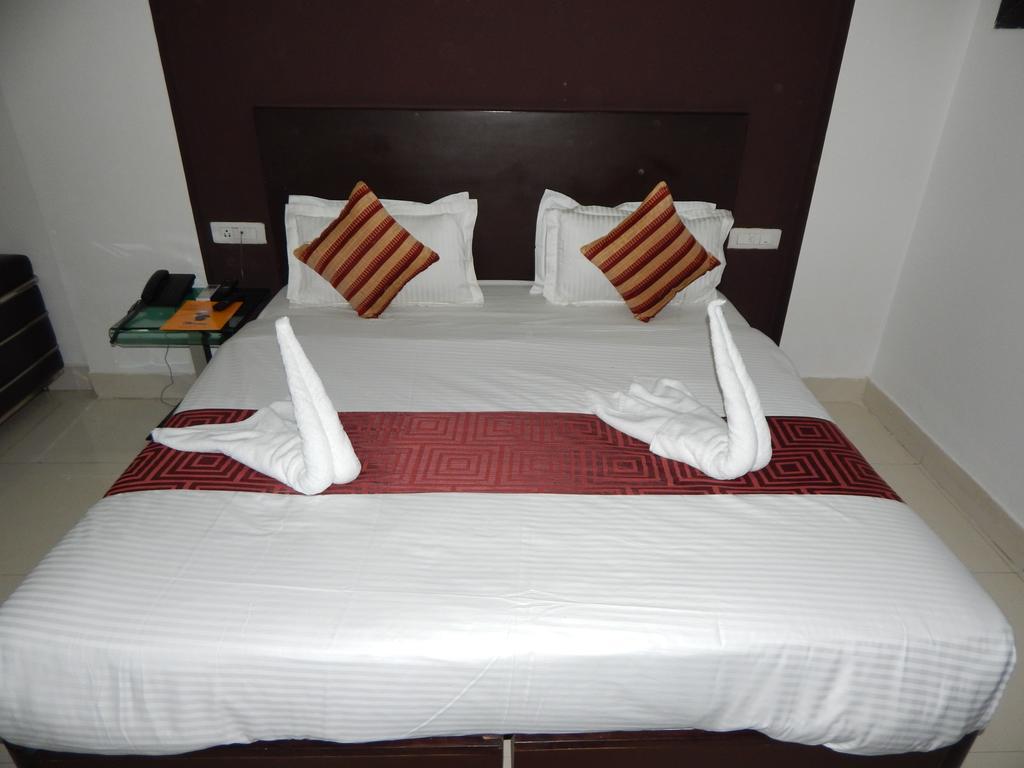 Hotel Siam International Делхи Екстериор снимка