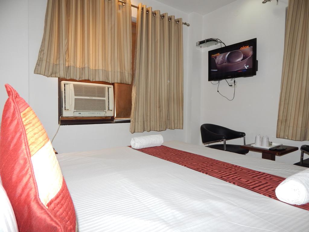 Hotel Siam International Делхи Екстериор снимка