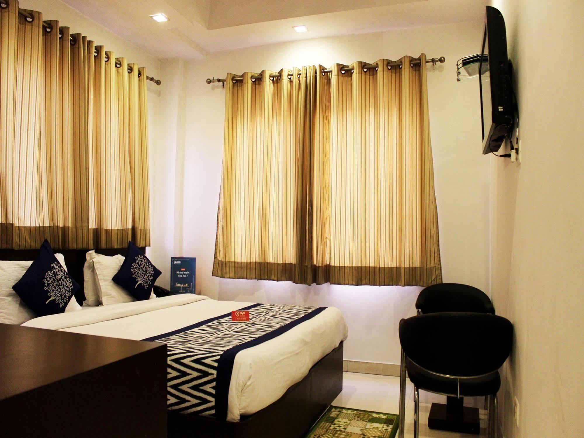 Hotel Siam International Делхи Екстериор снимка