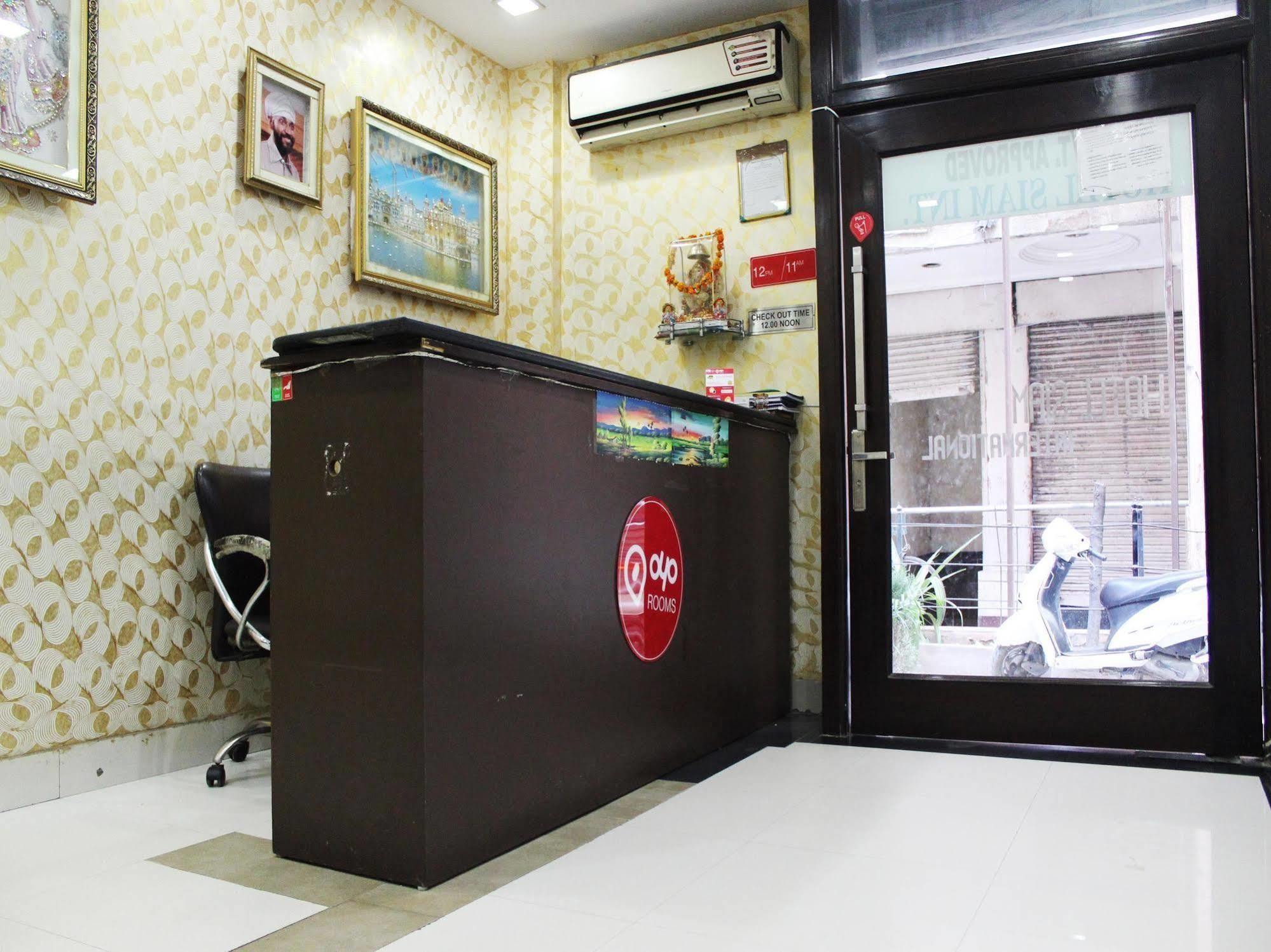 Hotel Siam International Делхи Екстериор снимка