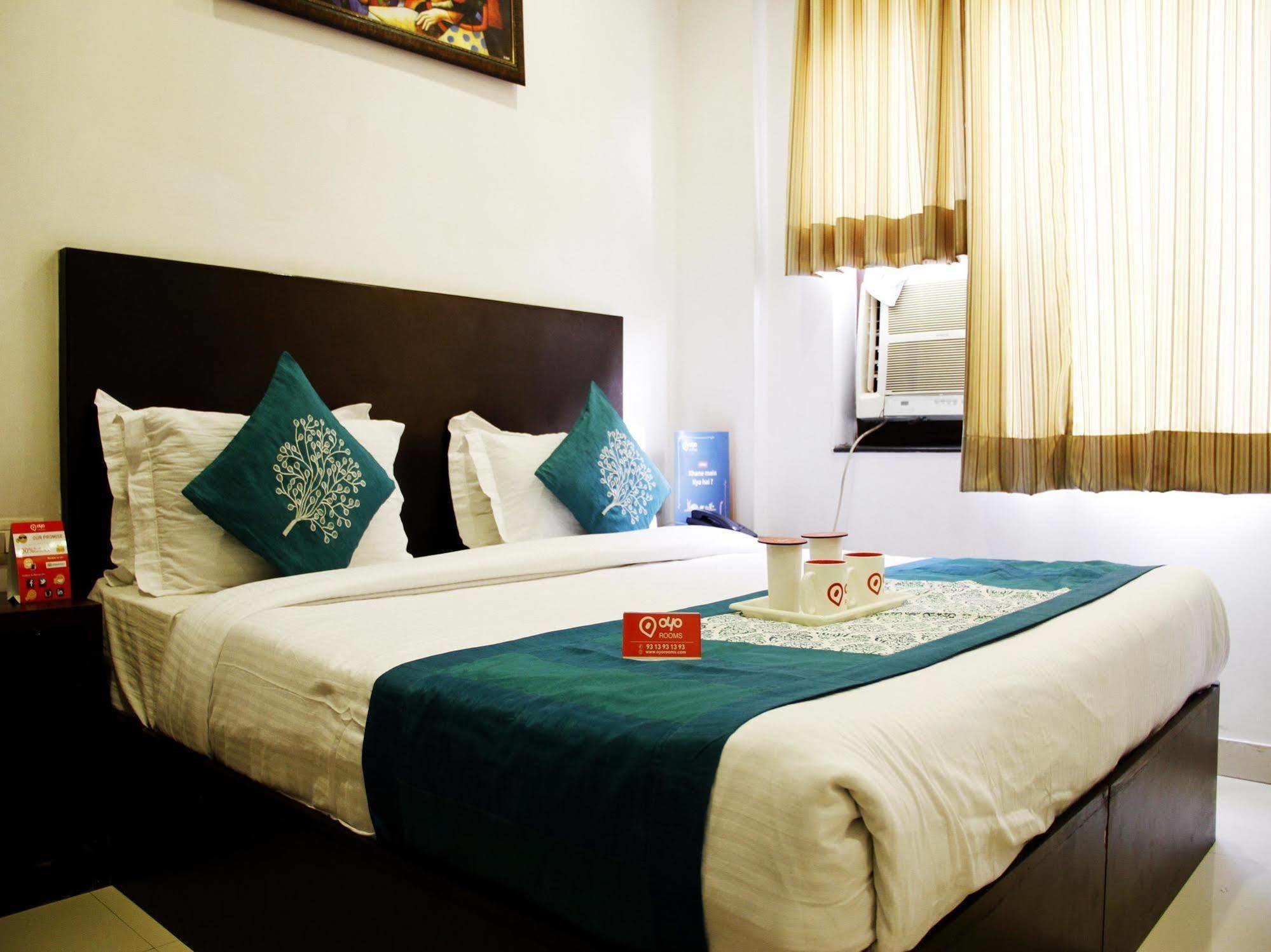 Hotel Siam International Делхи Екстериор снимка