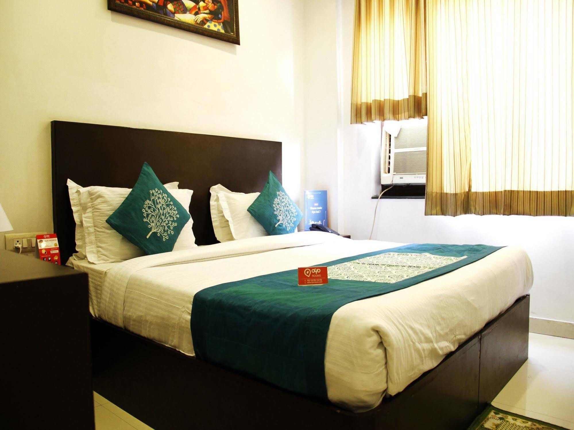 Hotel Siam International Делхи Екстериор снимка