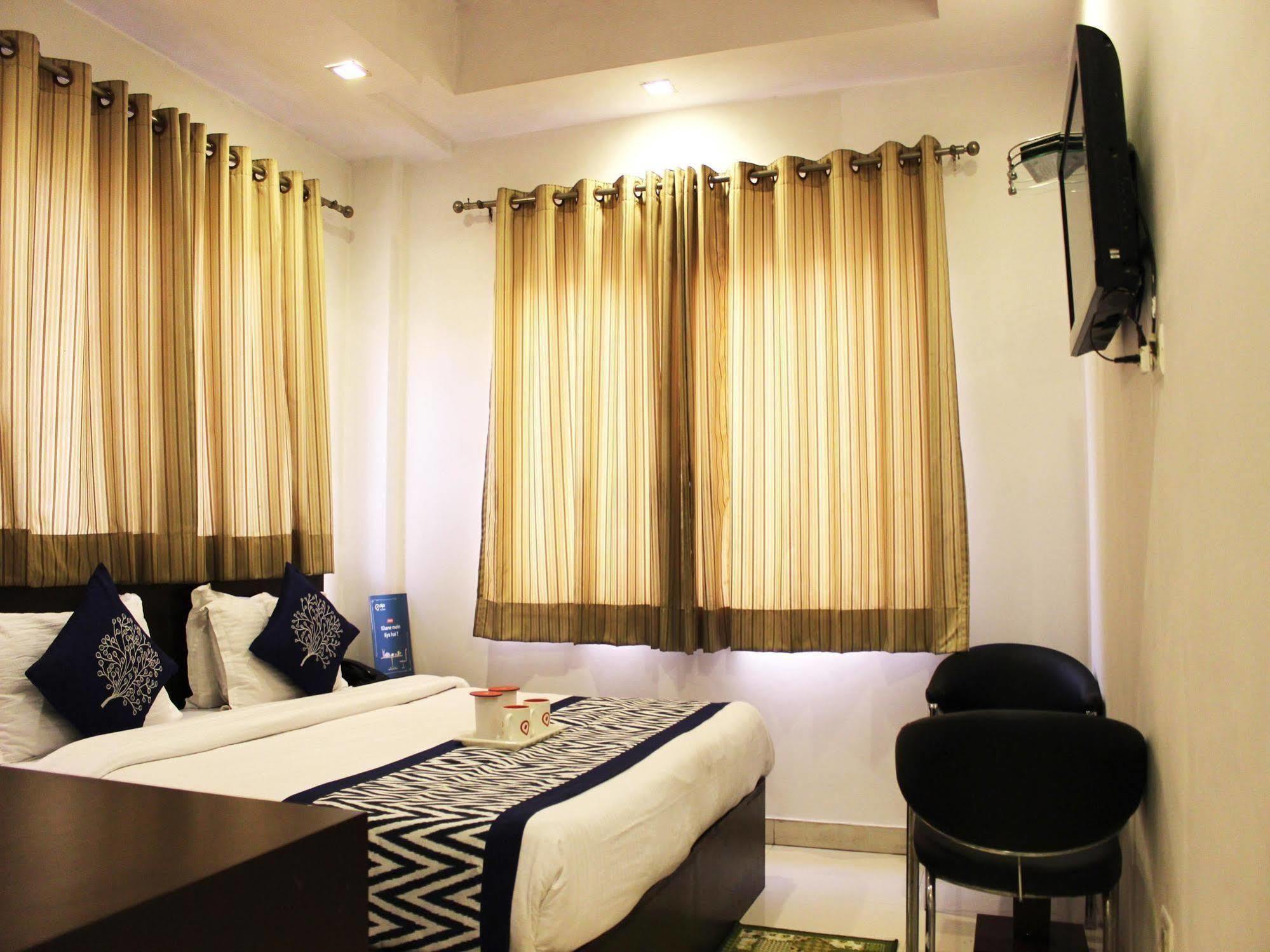 Hotel Siam International Делхи Екстериор снимка