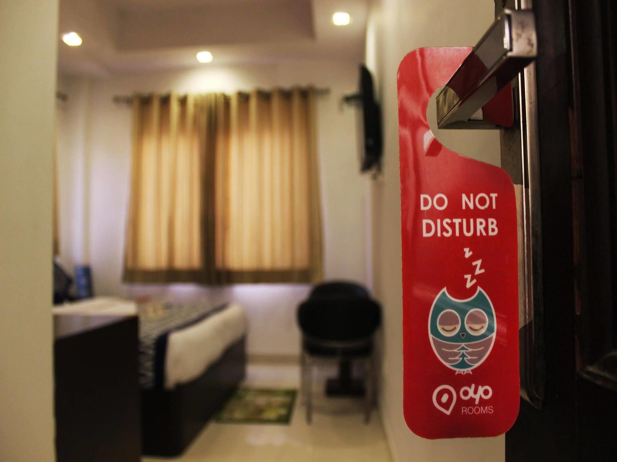 Hotel Siam International Делхи Екстериор снимка