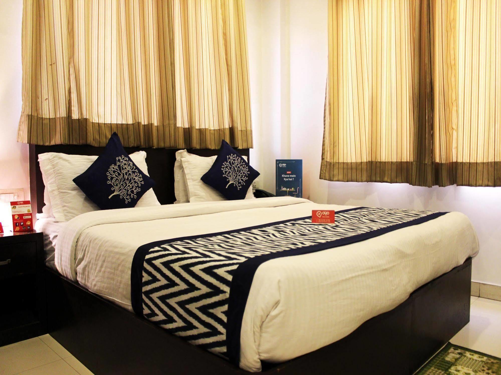 Hotel Siam International Делхи Екстериор снимка