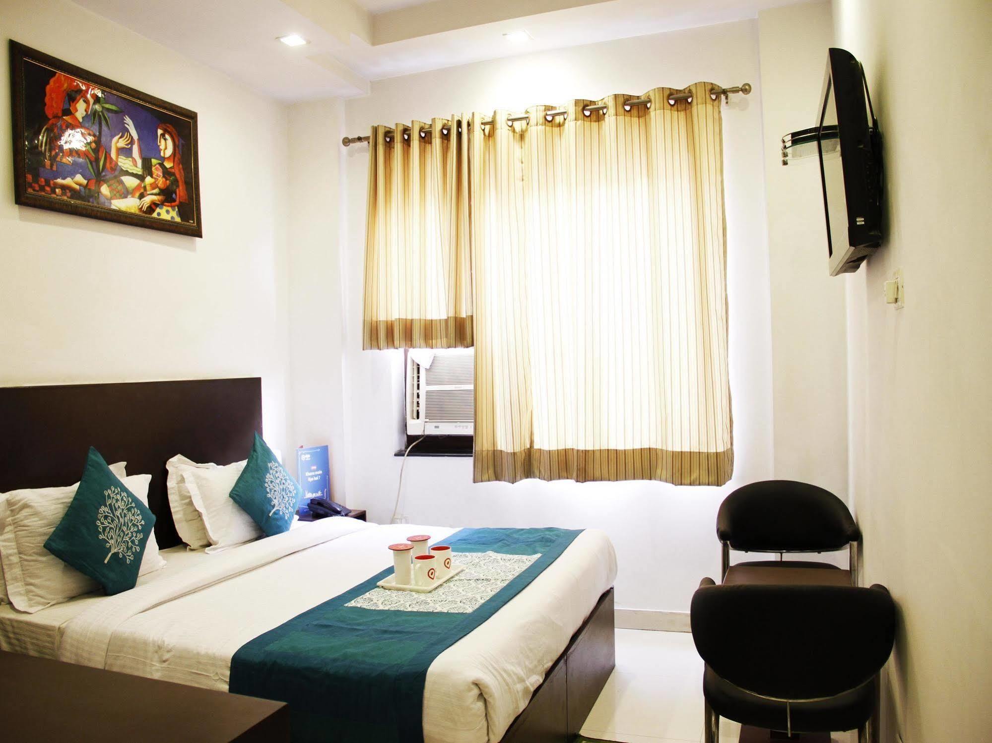 Hotel Siam International Делхи Екстериор снимка