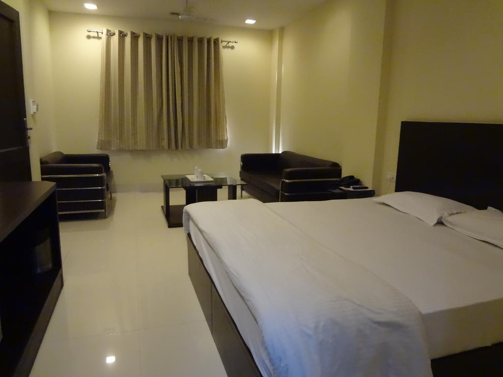 Hotel Siam International Делхи Стая снимка