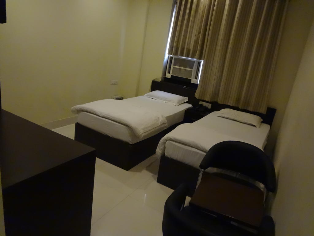 Hotel Siam International Делхи Стая снимка